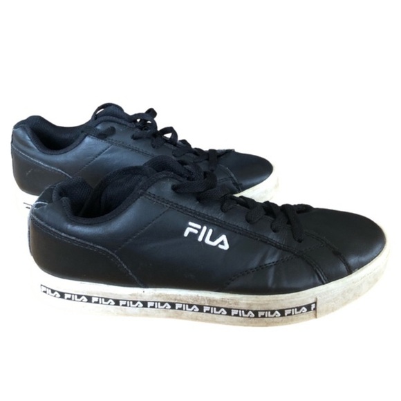 VINTAGE Fila Faux Leather Black Low Top Sneakers Size 7 - Picture 1 of 10